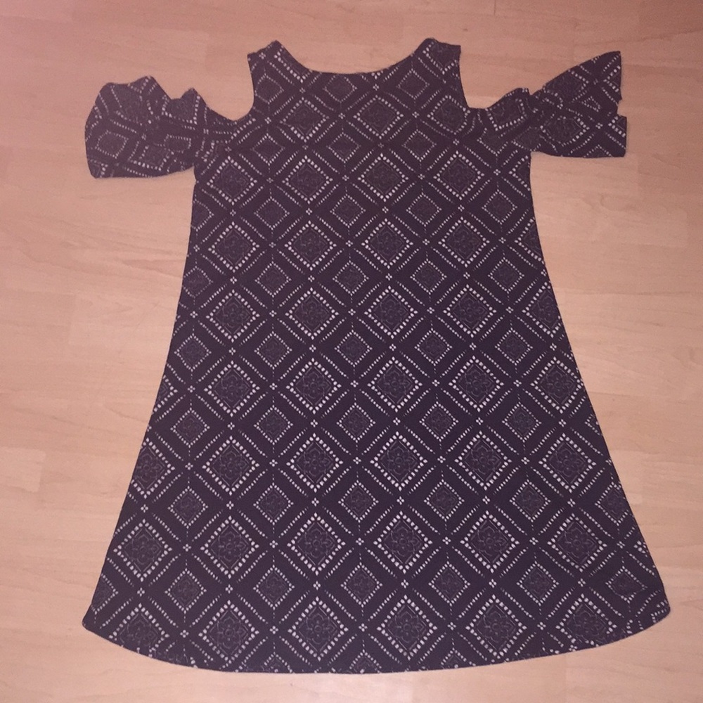Dress - Picture 3 of 4